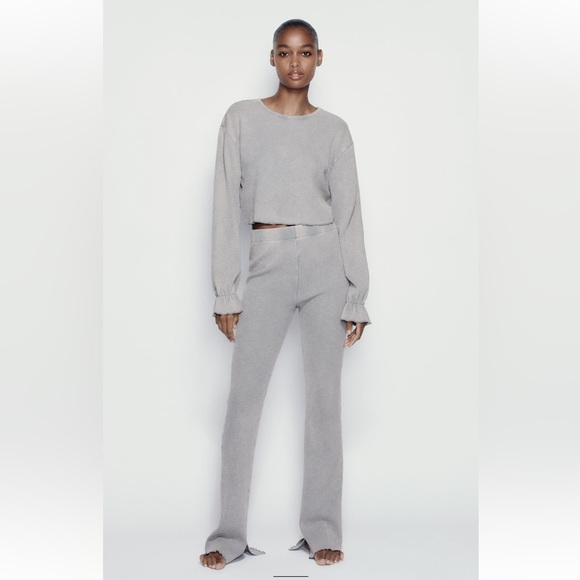 Zara Tops - ✨SALE✨ ZARA WASHED EFFECT RIB SWEATSHIRT
✨SALE✨